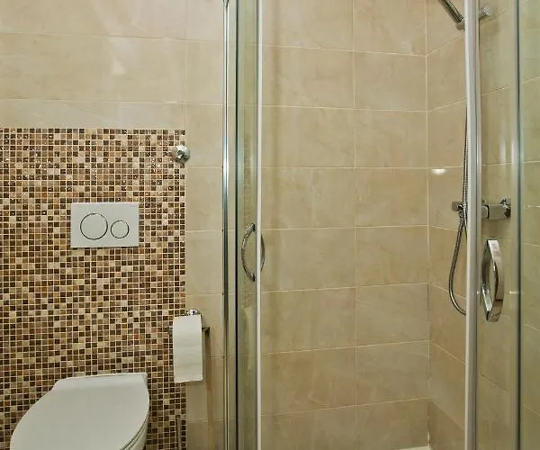 Guesthouse Aurora 3*