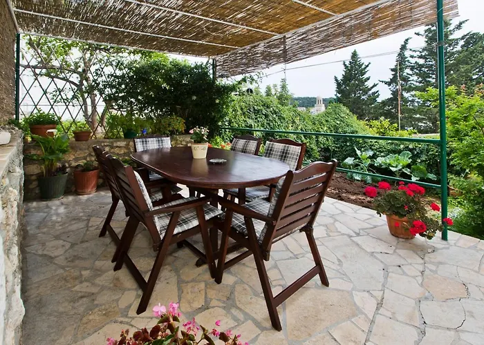 Guesthouse Aurora 3*