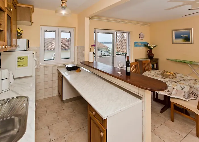 Aurora Гостьовий будинок Хвар