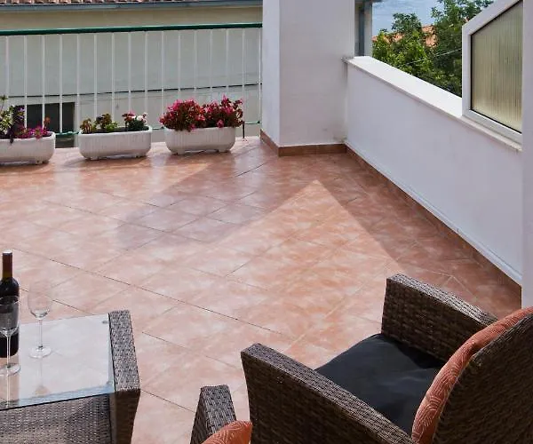 Aurora Гостьовий будинок Хвар