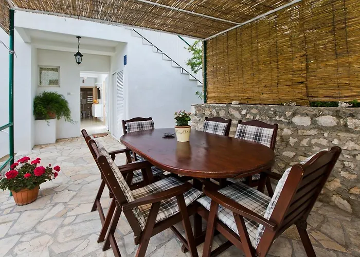 Guest house Guesthouse Aurora 3*